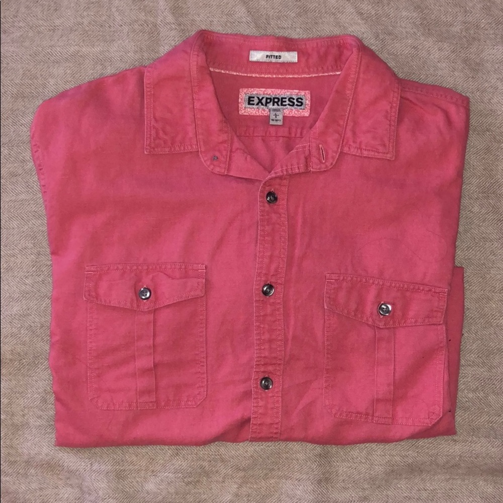 NWOT BUTTON DOWN IN L